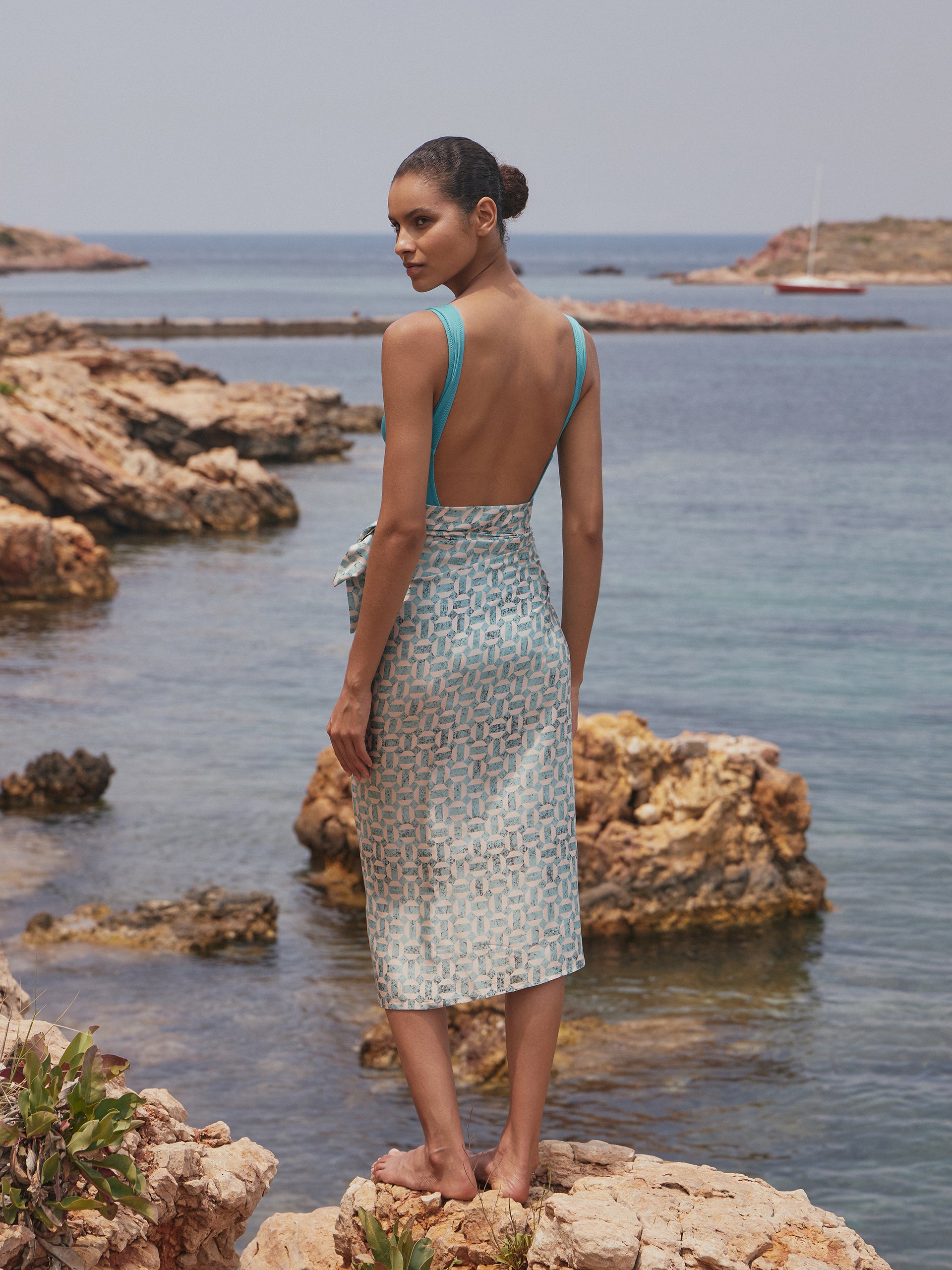 The Sarong in Aquatile