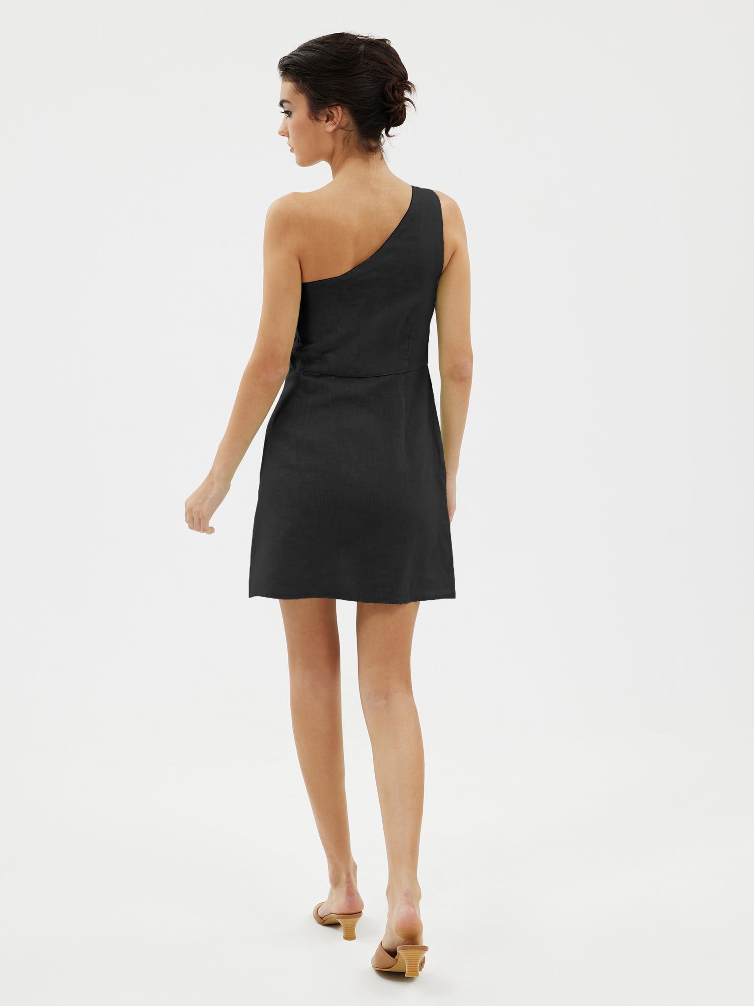The Tallulah Linen dress in Black - ReLife